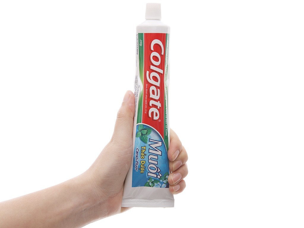 Kem đánh răng Colgate thảo dược muối tuýp 250g - 143