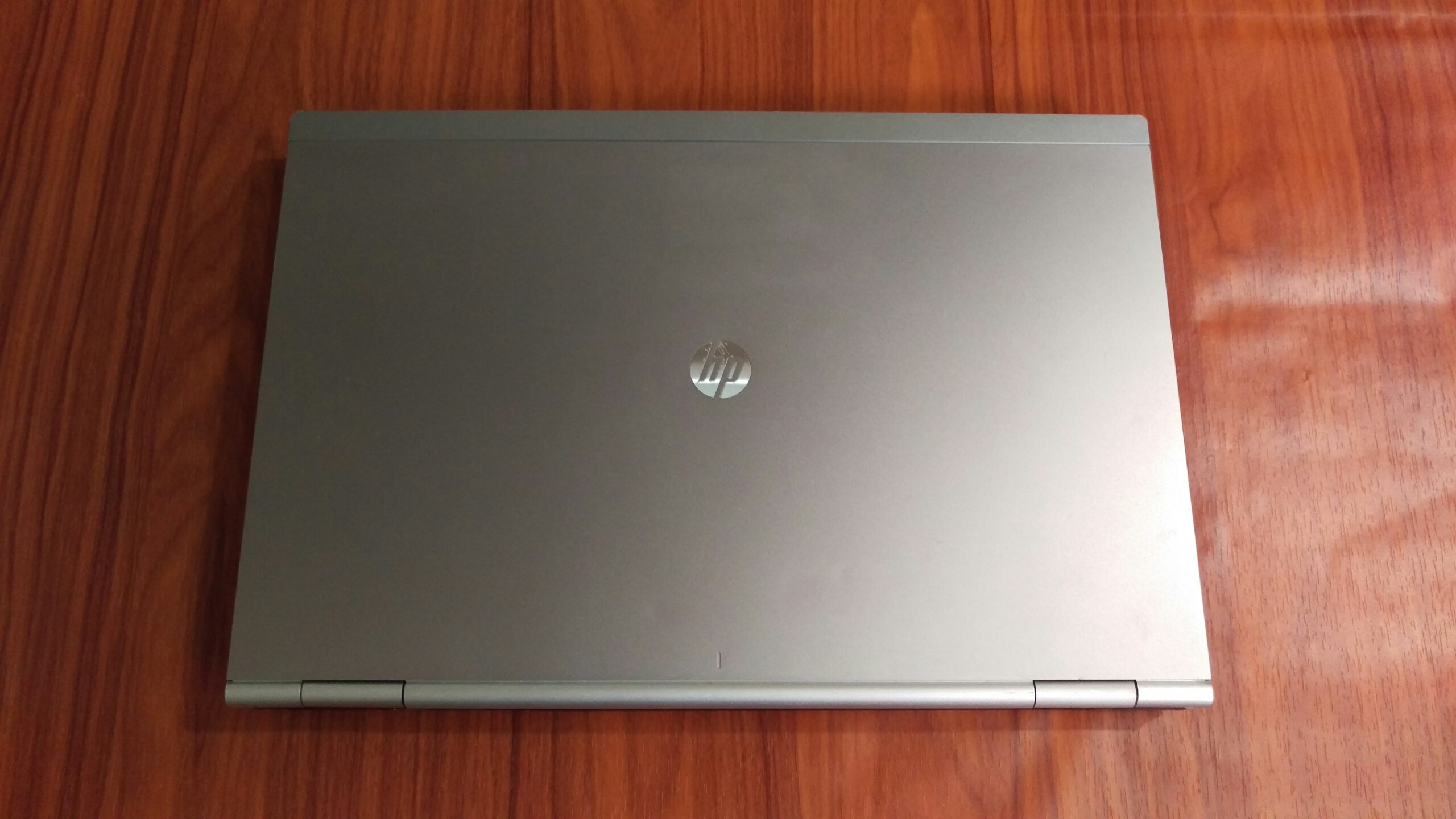 Laptop HP chíp I5 - 2.6Ghz, Ram 4G, ổ HDD 500G, làm dùng văn phòng, học tập, giải trí, chơi game, tặng kèm chuột và lót chuột.