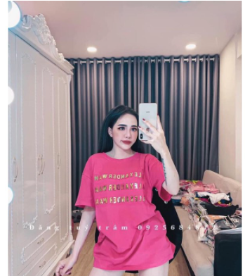 Áo phông dập nổi chữ VÀNG mới