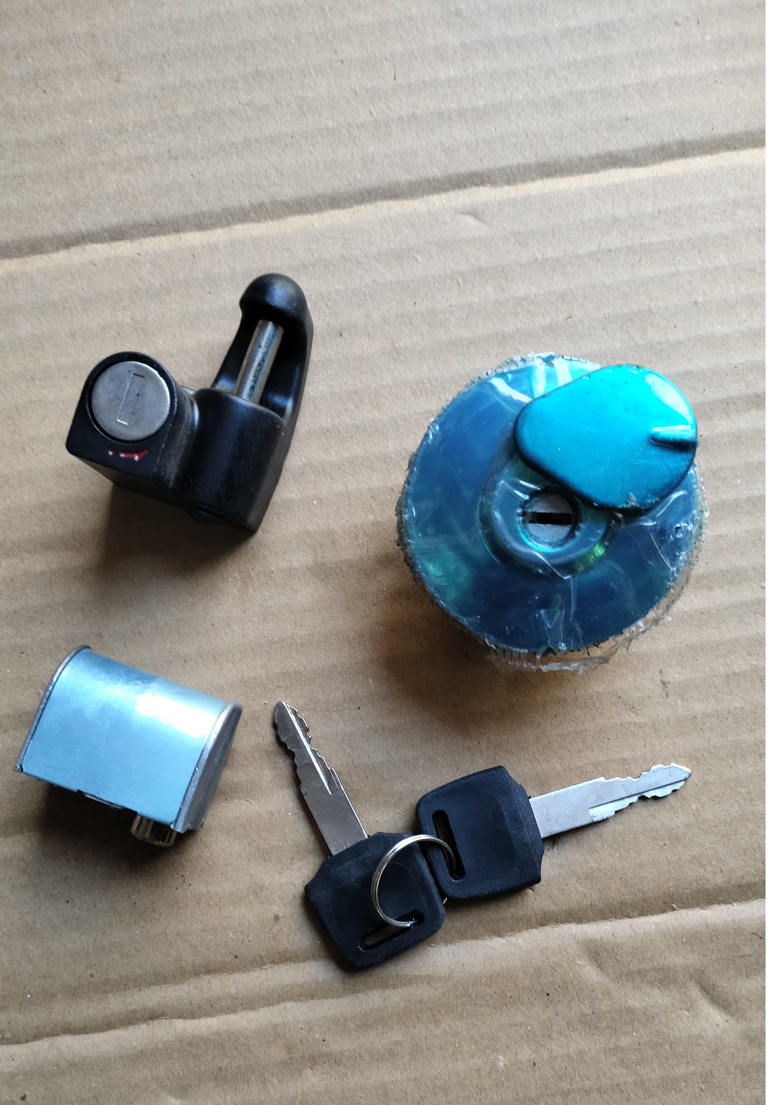 Bộ 3 món khóa xe cup custom 80 81 82 dd