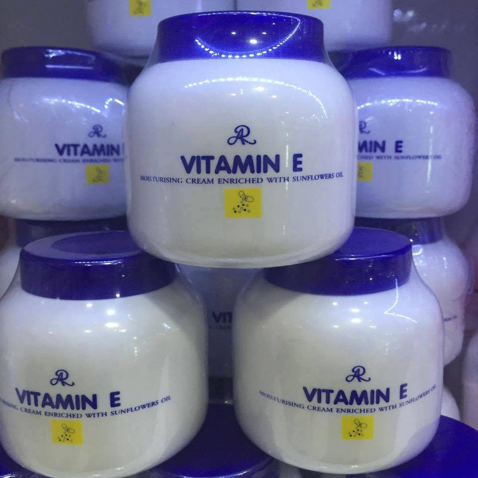 Kem dưỡng ẩm vitamin e Thái lan, kem vitamin e Thái lan nắp xanh chính hãng khối lượng 200g