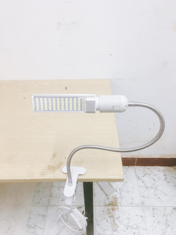 Đèn Led kẹp bàn 60 bóng