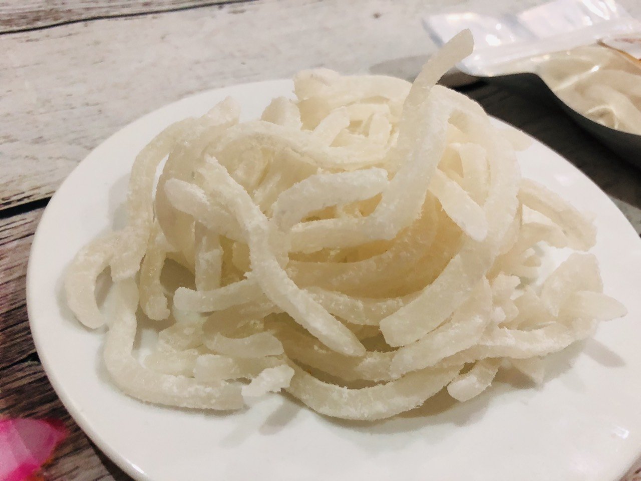 Mứt dừa non dạng sợi ngon gói 200g