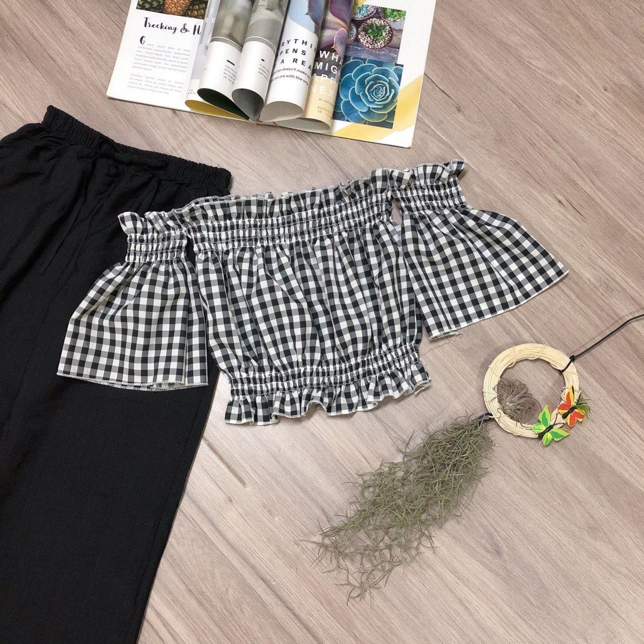 Áo trễ vai croptop caro nhí tay loe dễ thương 1125A34B1
