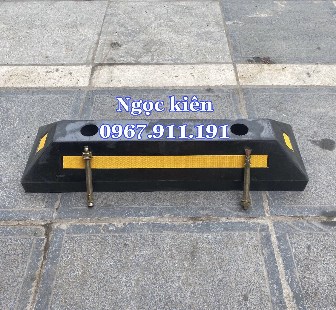 Cục cao su chặn bánh xe,chặn lùi xe,chặn bánh xe cao su