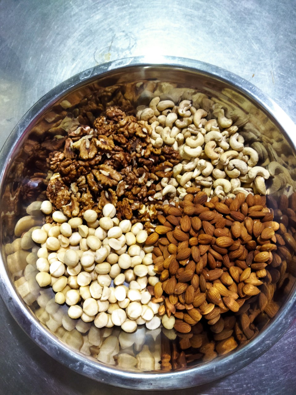 Mix 4 loại hạt ngon macc, óc chó, hạnh nhân, hạt điều nguyên đã bóc lụa