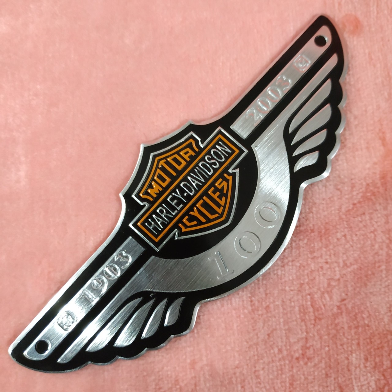 Logo Nhôm Dán Xe Harley Davidson cánh trắng 12.3x4.5cm