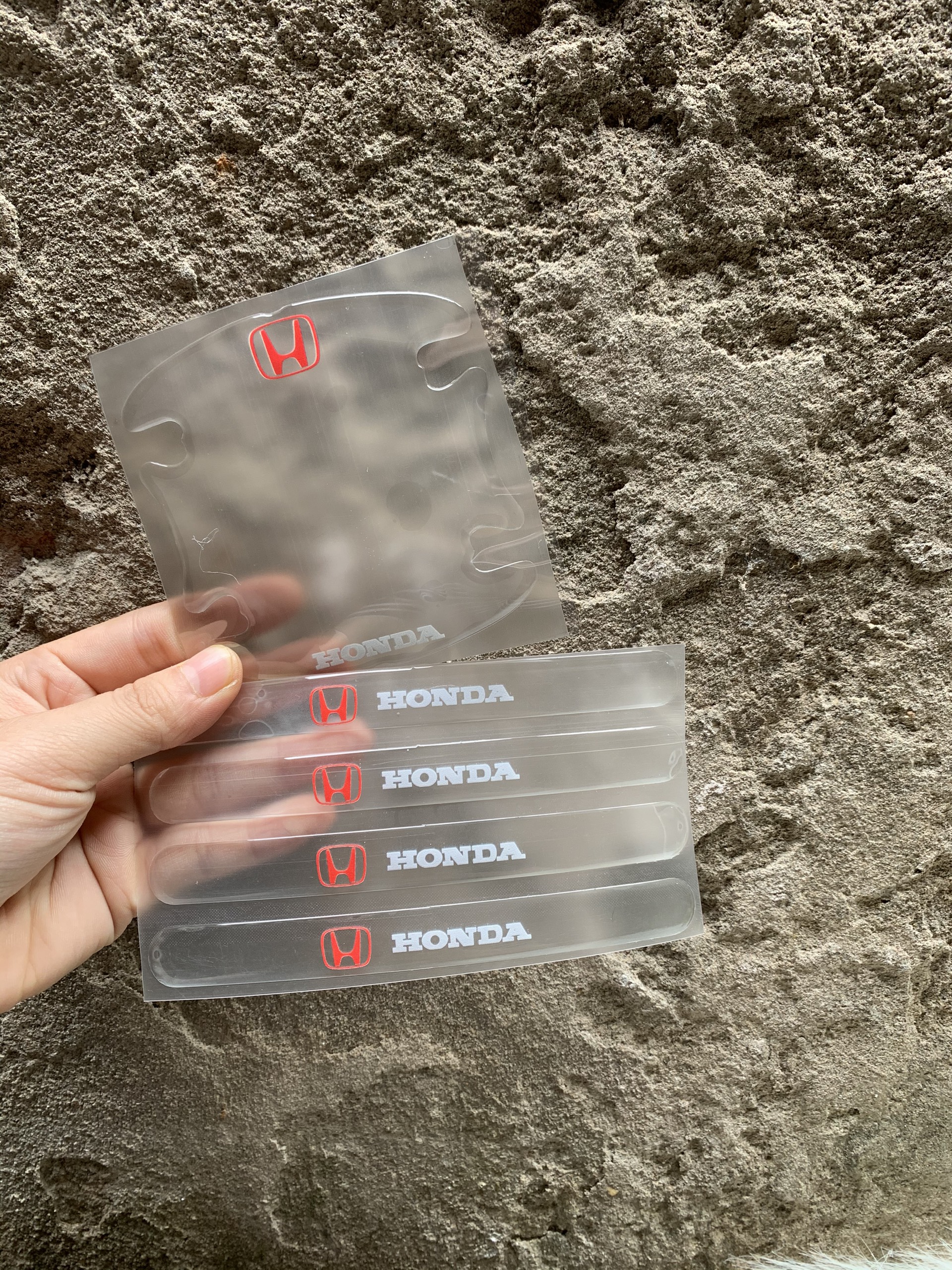 Bộ 8 Miếng dán Silicon chống xước hõm tay nắm cửa Ô tô kèm Logo xe ( Honda )