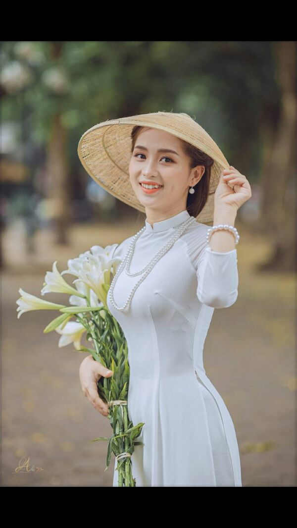 Nón lá tôn vinh vẻ đẹp phụ nữ Việt