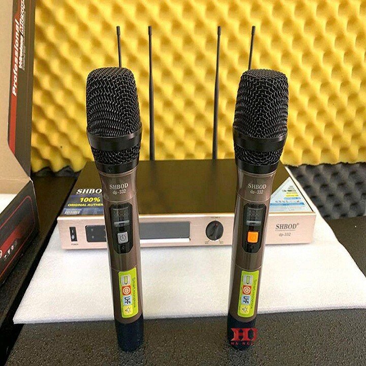 [HCM]( xả kho) Micro karaoke Micro không dây Micro Karaoke 4 Râu Cao Cấp SHBOD DP-332 micro karaoke Giá Rẻ Màn hình LCD chống húThiết Kế Sang Trọng Đẳng Cấp .Sóng ổn định với chuẩn UHF cao tầng sang trọng chất lượng cao BẢO HÀNH 12T