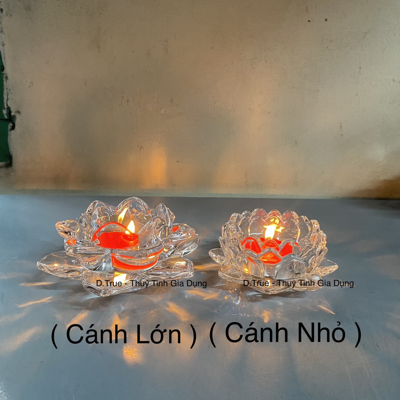 Chân nến / đế nến thủy tinh trong kiểu bông sen