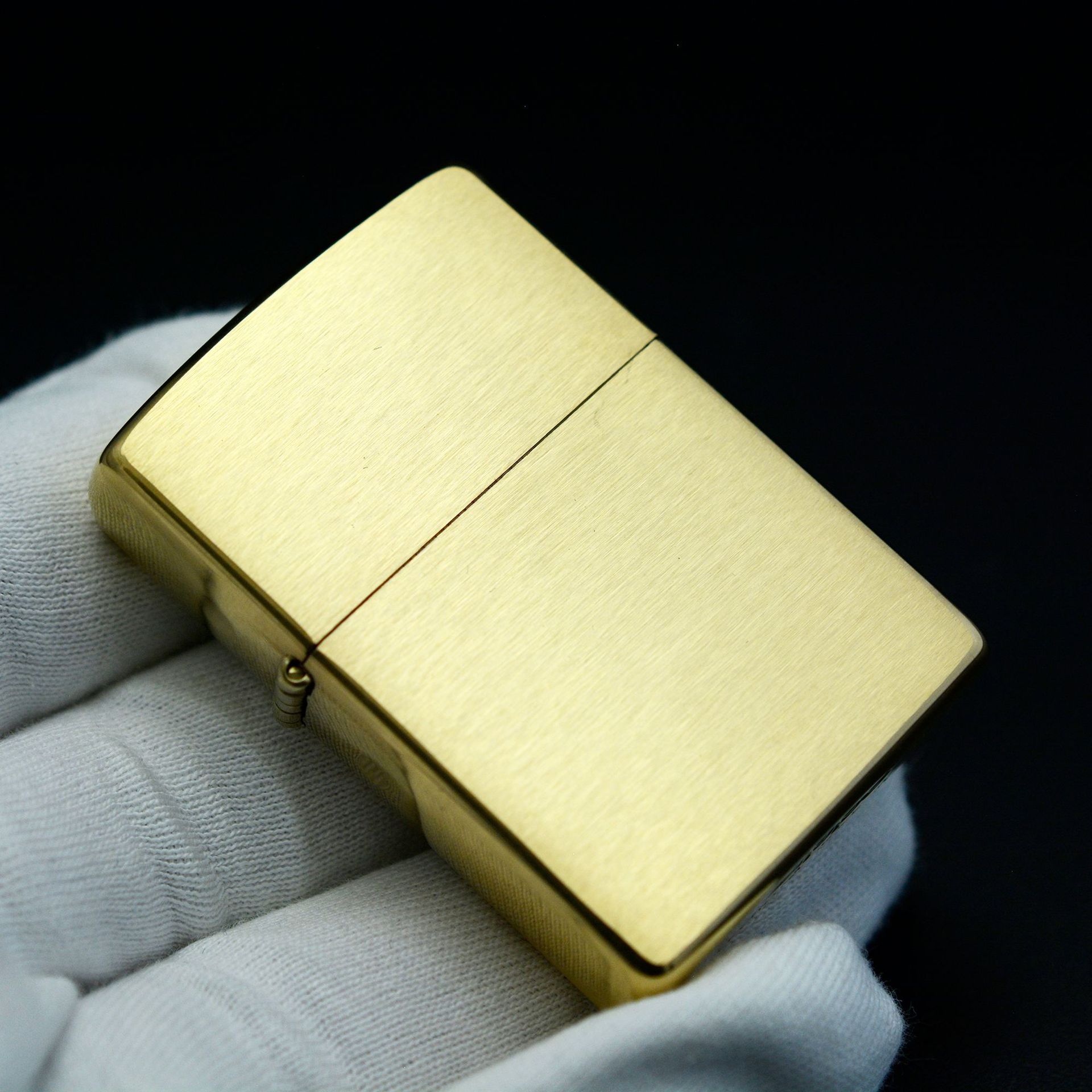 Bật lửa Zippo chính hãng có tem đỏ - Zippo Brushed Brass 204B