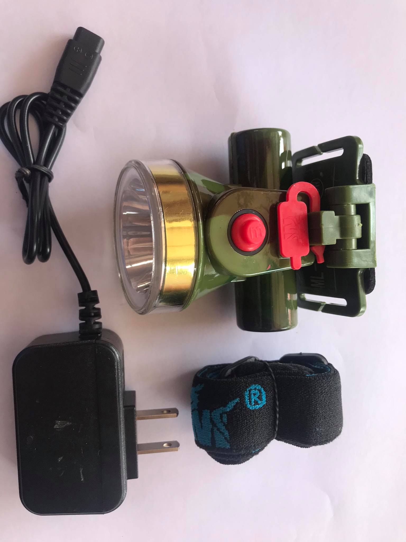 Đèn pin đội đầu dùng pin sạc