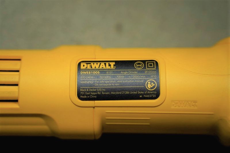 Dewalt máy mài góc dwe8100s-b1
