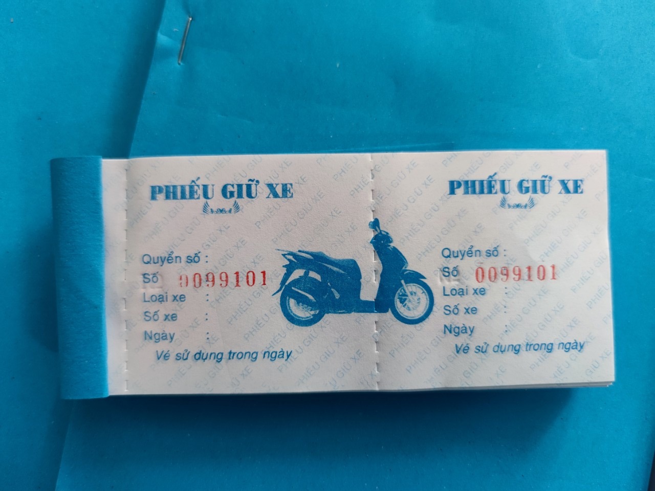 Combo 10 cuốn vé gởi xe Có số nhảy