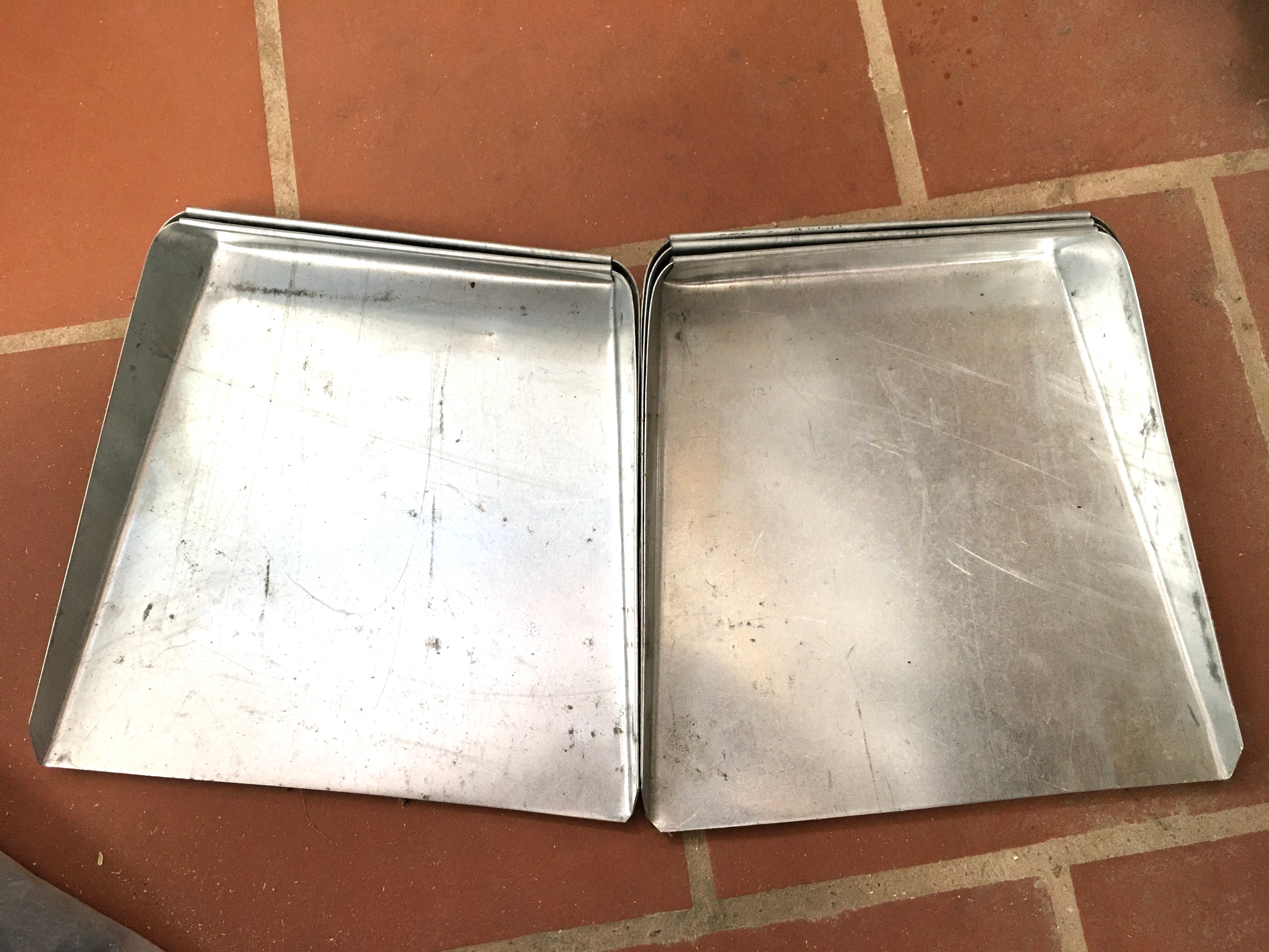 hót rác cầm tay bằng tôn , siêu bền