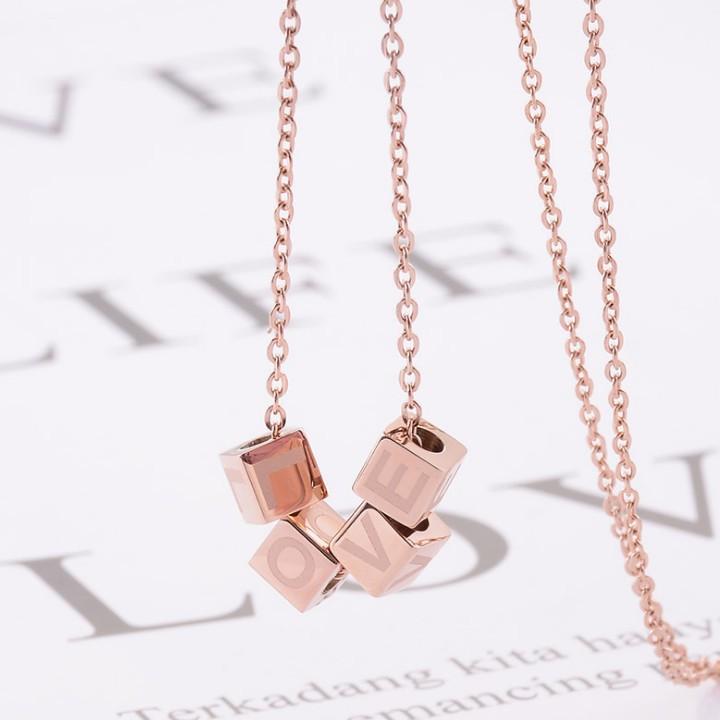 Dây chuyền chữ love titan không đen tt 1948