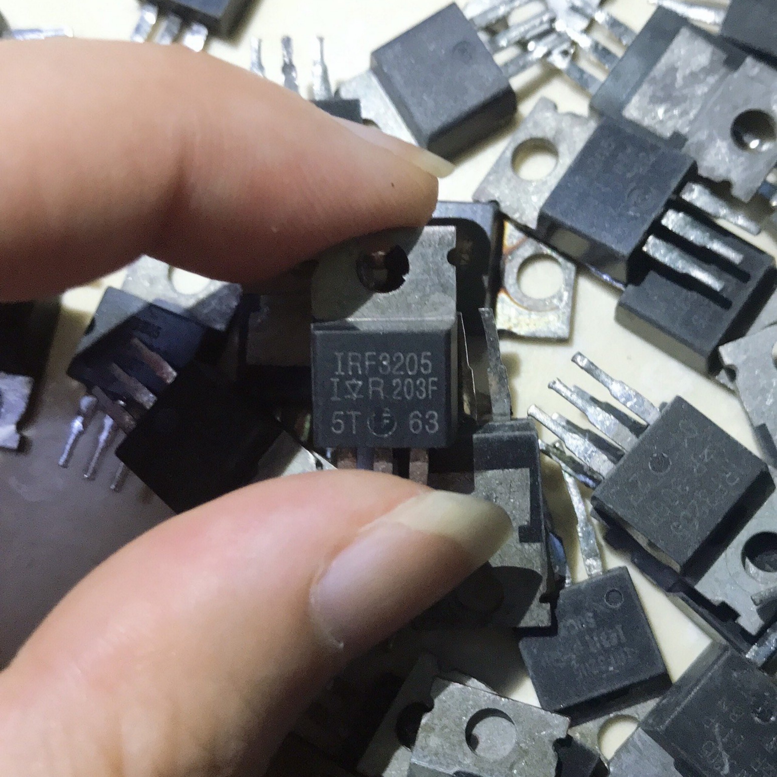 Irf3205 mosfet n-ch 110a 55v linh kiện tháo máy