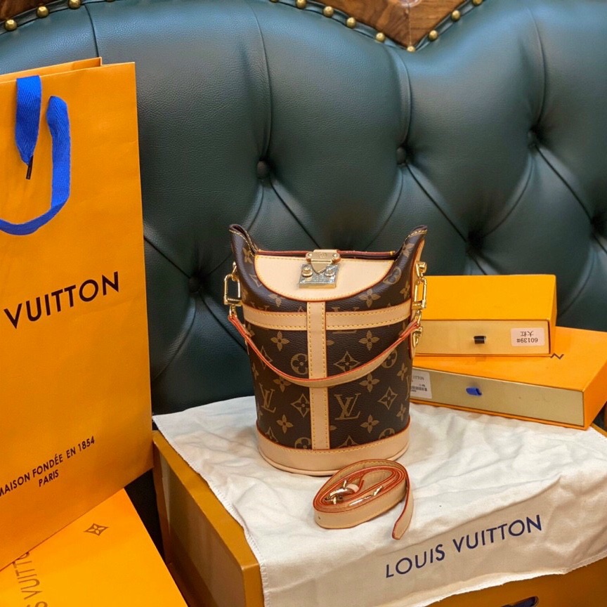 Túi xách nữ đeo chéo hoạ tiết hoa nâu fullbox có hộp