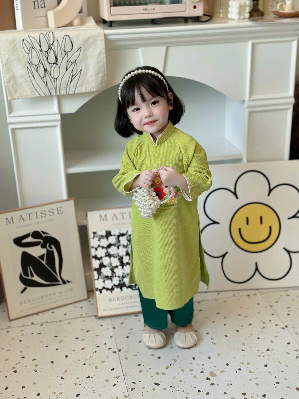 Áo dài bé gái chất nhung tăm thêu hoa nổi 4 màu - Áo dài cách tân Lan Khuê - HN44