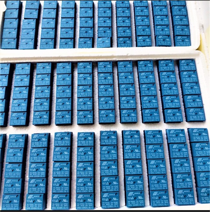 2 relay 5v 10a 250vac màu xanh