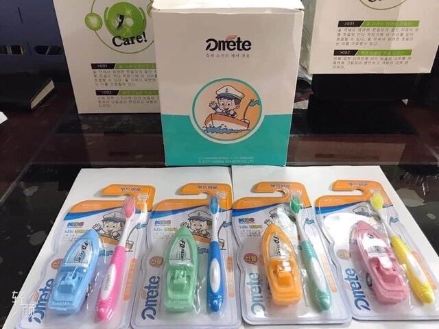 [ Bàn Chải Tặng Kèm Đồ Chơi ] Bàn chải đánh răng Dmete (Giao Mầu Ngẫu Nhiên)