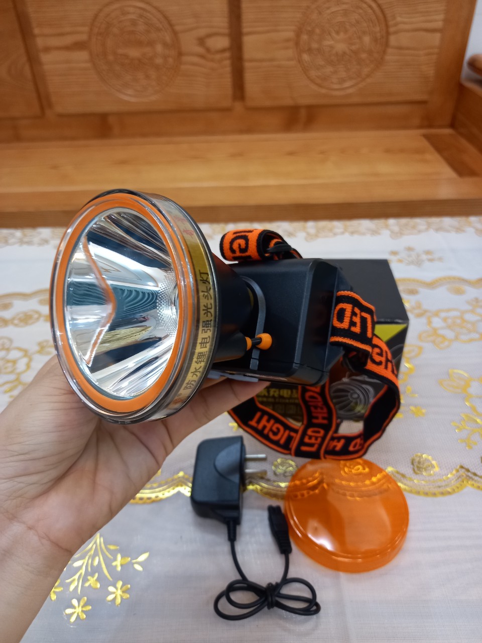 ĐÈN LED PIN SẠC ĐỘI ĐẦU KÍN NƯỚC CHIẾU XA 1500 M X5- 500W, SỬ DỤNG ĐƯƠC 3 ÁNH SÁNG TRẮNG, VÀNG, XANH