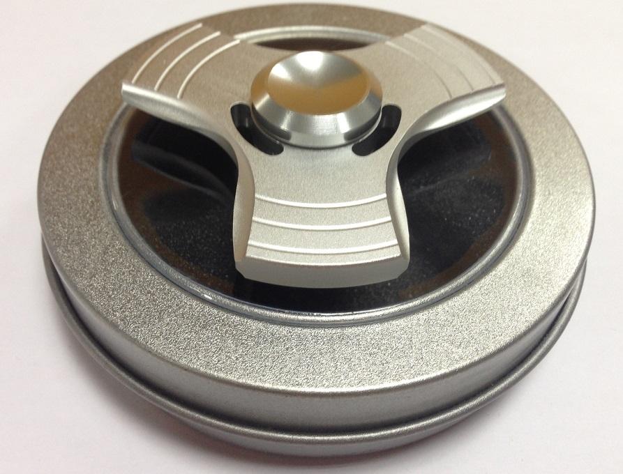 Con quay Spinner Kim loại 3 cánh tháp