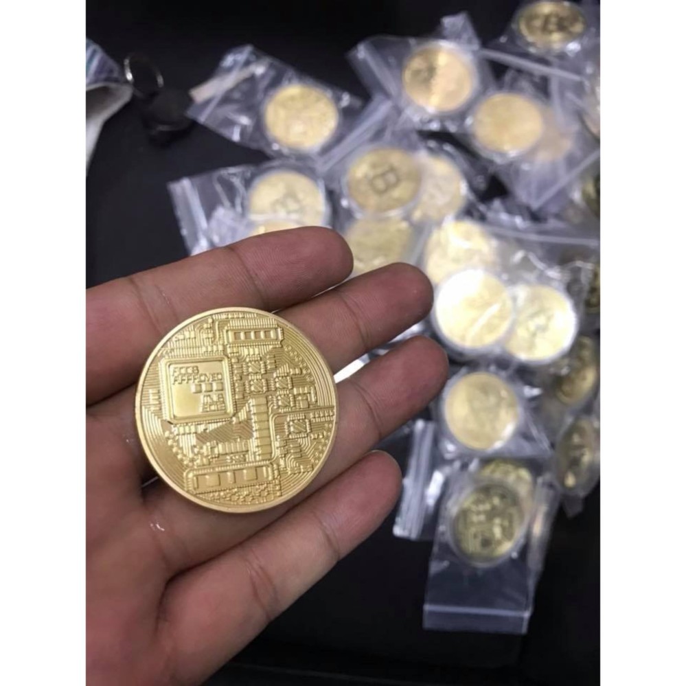 Đồng tiền may mắn bitcoin mạ vàng 24 + hộp nhựa đi kèm h008