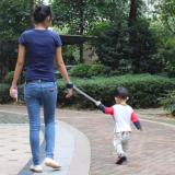 Vòng dắt trẻ chống lạc khi vui chơi