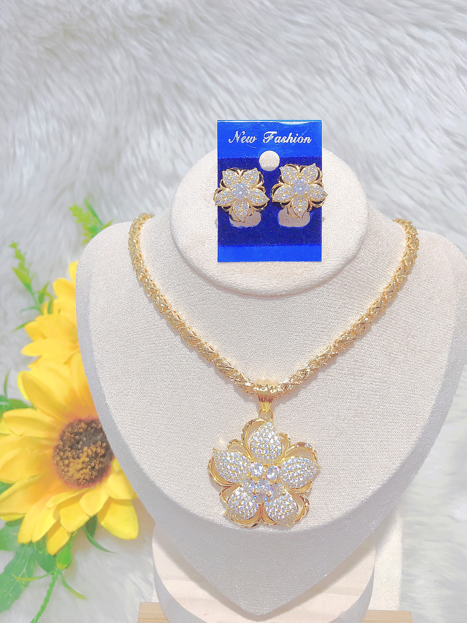 Bộ nữ trang mạ Vàng 18K X.S0008-130 - Nữ trang bộ vàng 18k, bộ nữ trang cưới, bộ trang sức bạc nữ, bộ nữ trang đẹp, bộ nữ trang cưới vàng 24k, bộ trang sức tự thiết kế, bộ trang sức nữ dễ thương, bộ trang sức bạch kim