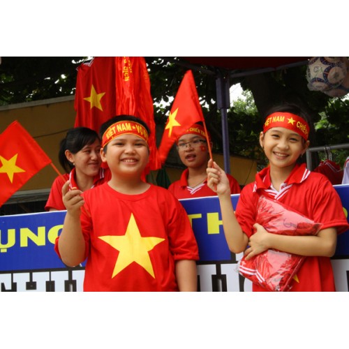 Cờ cầm tay tổ quốc
