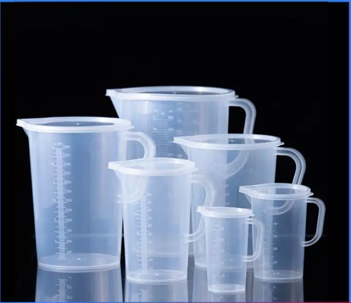 Ca Đong Nhựa Có Vạch Chia Tay Cầm Pha Chế , Cân Đong Sữa Em Bé- Nhiều Kích Cỡ