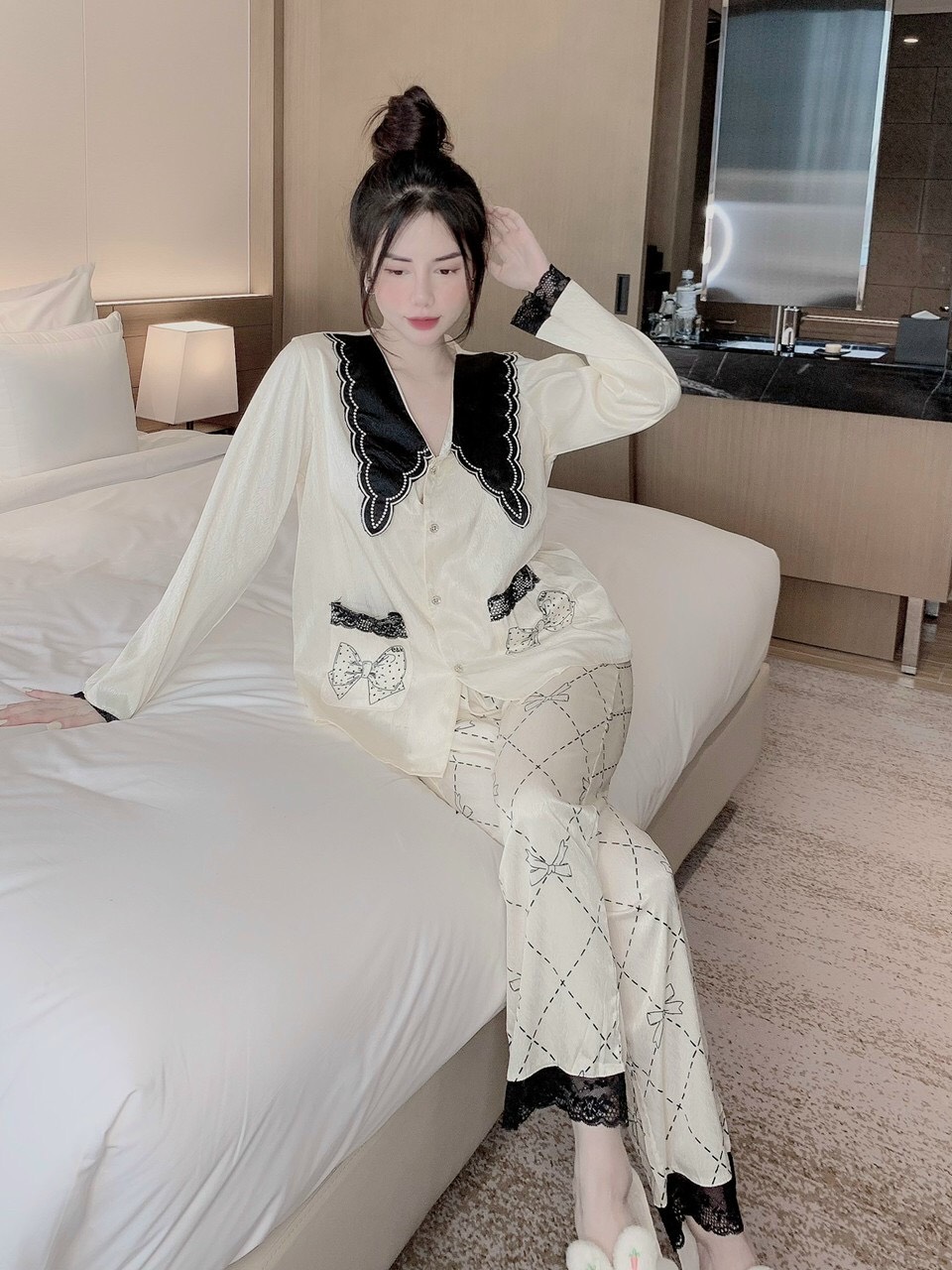 Bộ đồ ngủ họa tiết nơ Oishii thanh lịch chất liệu lụa mềm cao cấp