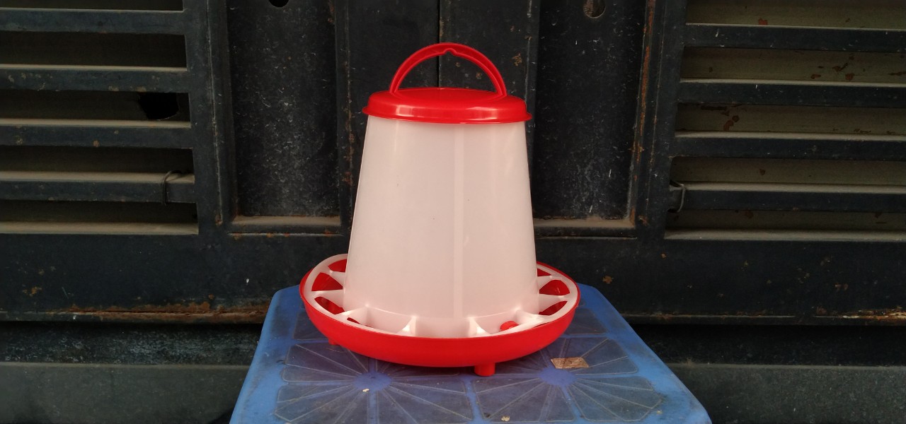 MÁNG ĂN CHO GÀ CHỐNG BỚI (ĐỰNG 1KG THỨC ĂN)