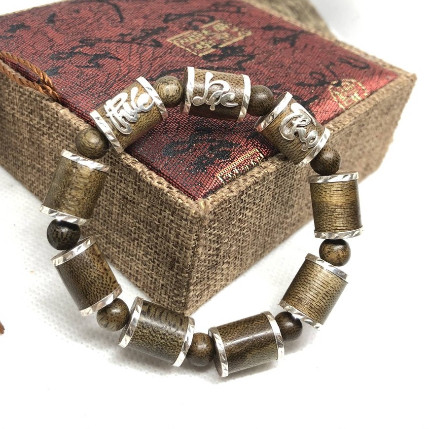 Vòng Trầm Hương Tự Nhiên Bọc Bạc Mẫu Phúc Lộc Thọ, Size Nam 10mm 12mm tặng kèm hộp đựng.