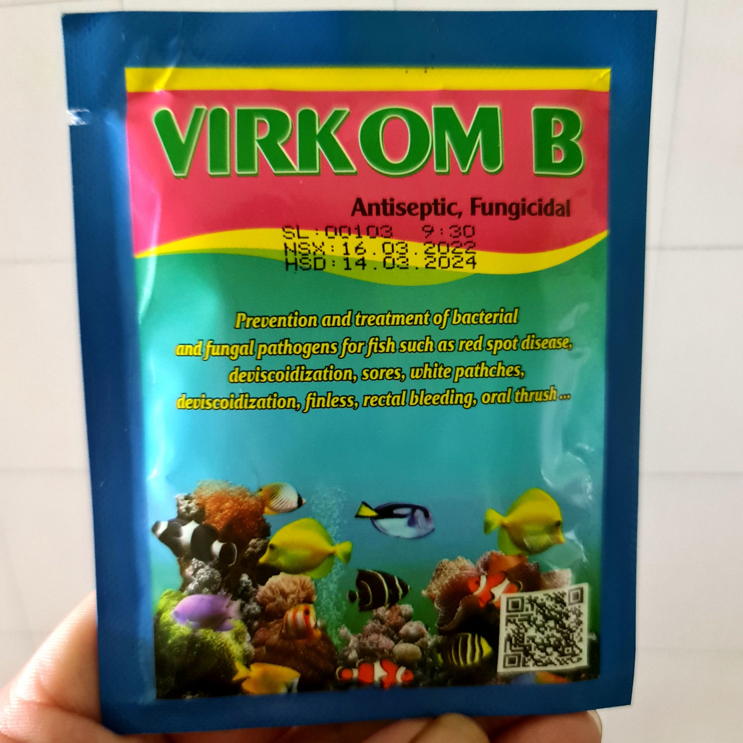 VIRKOM B giúp cá sung khỏe, sát trùng, diệt nấm cho cá cảnh