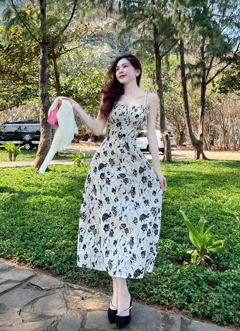 Set thời trang nữ siêu HOT đầm hoa dáng dài chất lụa mix áo khoác lưới nàng thơ, Set đầm hoa lụa nhí chiết eo tôn dáng mix áo khoác lưới vintage, Set bộ hottrend đầm dáng dài hoa nhí chất lụa mix áo khoác lưới xinh xắn DX