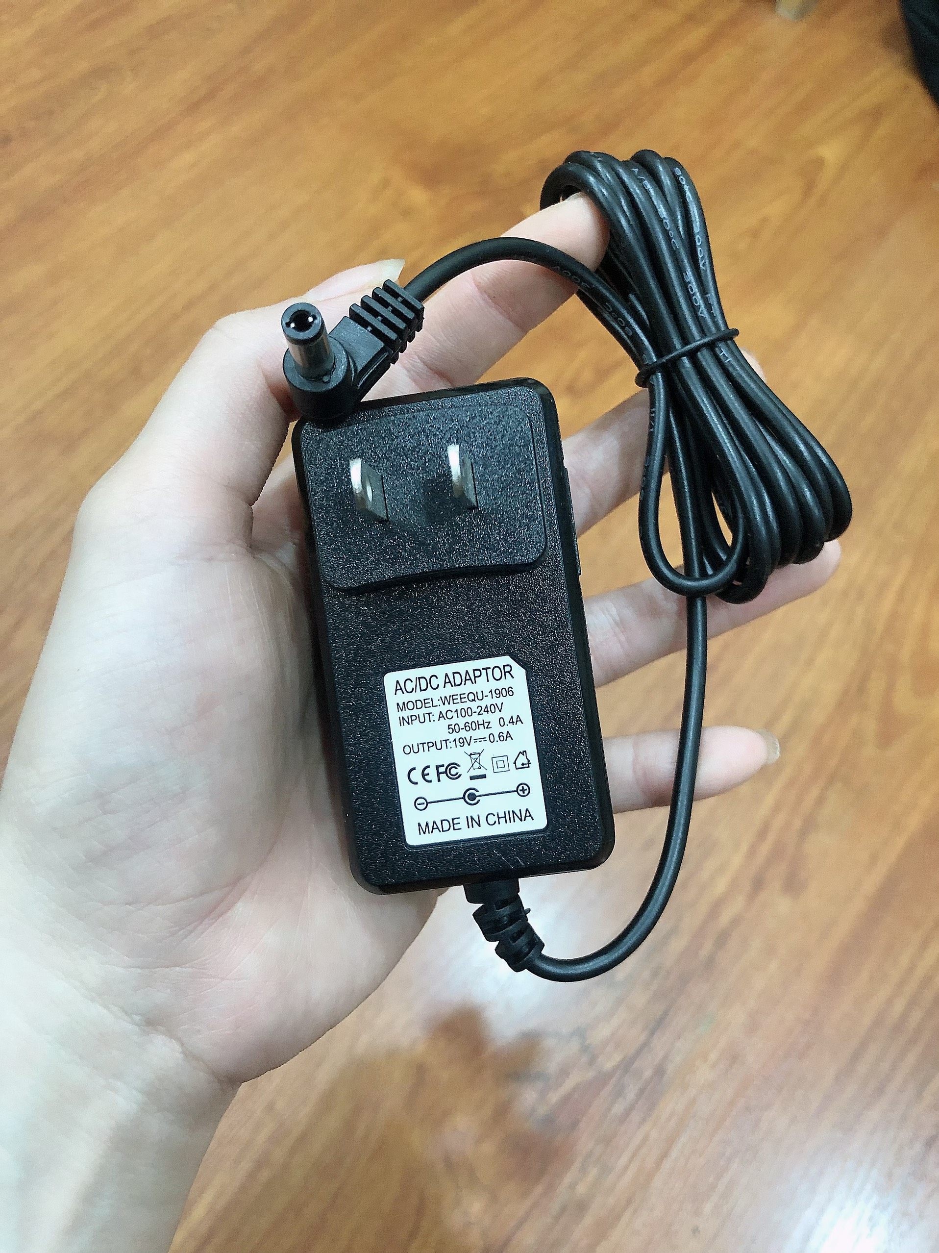 Dây sạc 19v cho robot hút bụi lau sàn bissell 3115