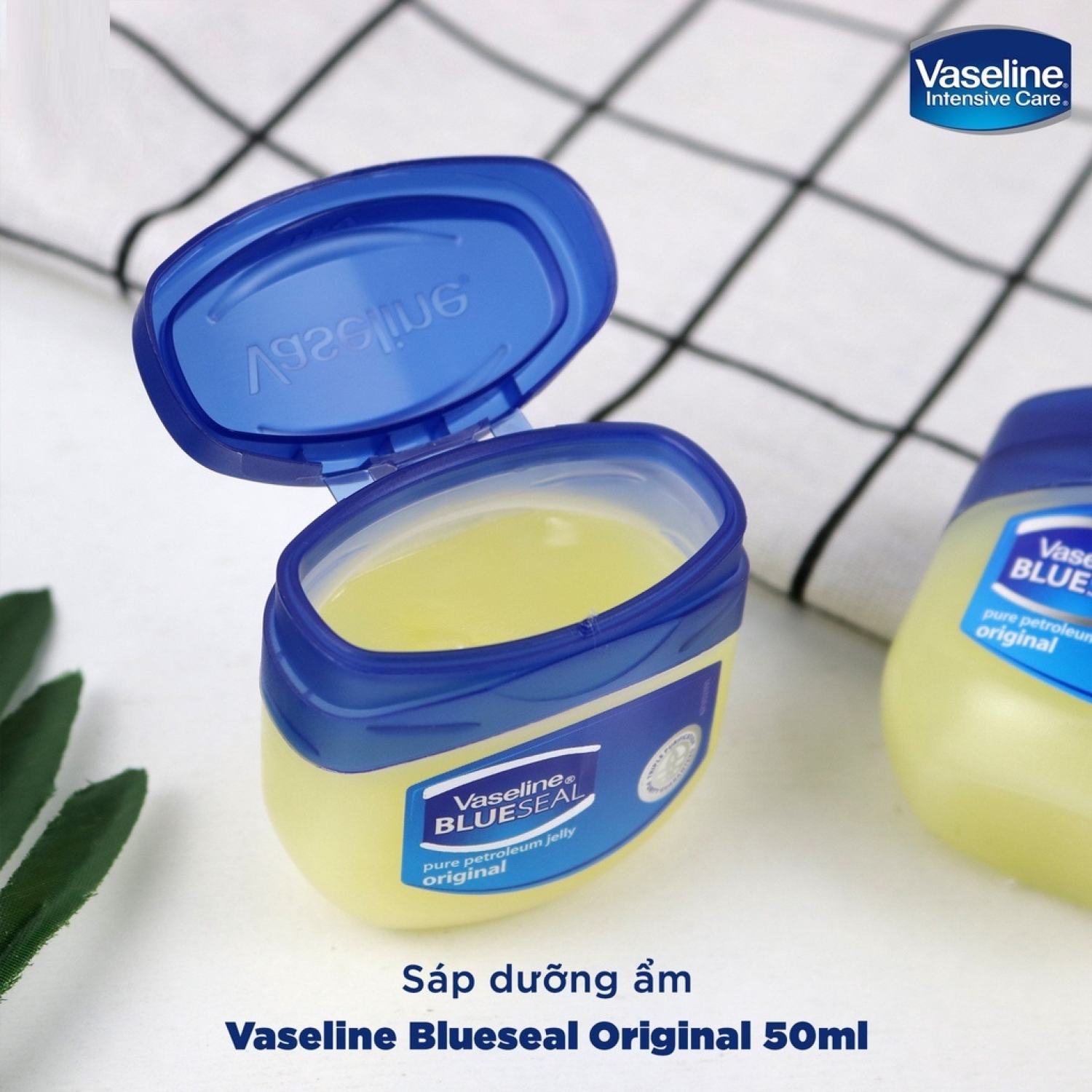 Sáp dưỡng ẩm đa năng Vaseline Pure Petroleum Jelly Blueseal 50ml