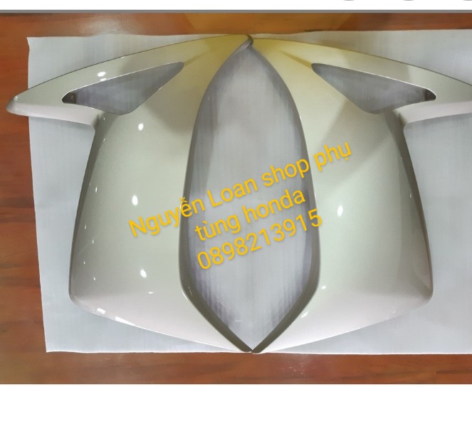 Cánh yếm ngoài Nouvo LX màu bạc