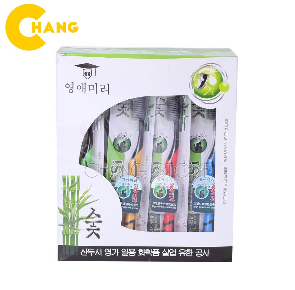 Hộp 30 cái Bàn Chải Đánh Răng Than Tre Hoạt Tính Bossi Hàn Quốc thiết kế đầu bàn trải mỏng hơn, đặc biệt lông bàn chải được bổ sung than hoạt tính và ion Ag+ giúp kháng khuẩn đến 99.9%.