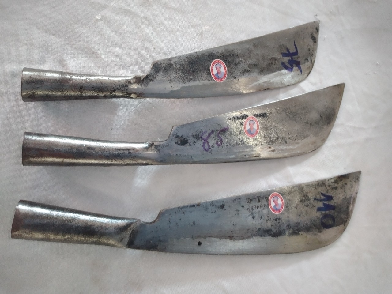 Dao yếm cán sắt - 550gr