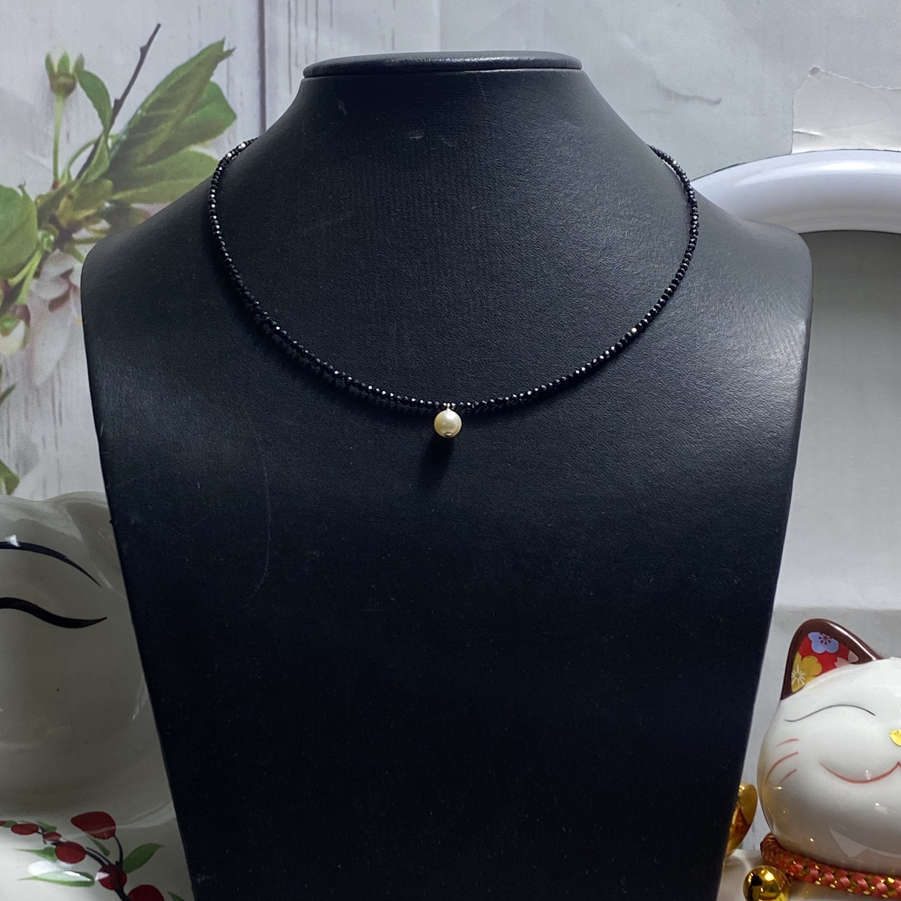 Vòng cổ spinel 2li cắt giác mặt ngọc trai akoya mỡ gà bóng đẹp