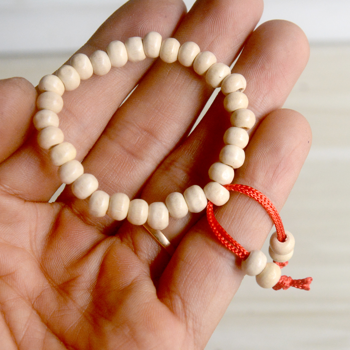 [HCM]Dây chuỗi dâu tằm đeo tay cho bé