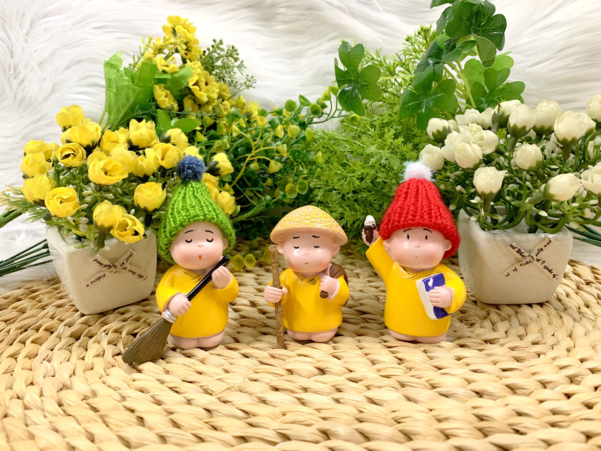 [HCM] Bộ 3 Tượng Chú Tiểu Áo Vàng đội nón len ( Hàng độc quyền )