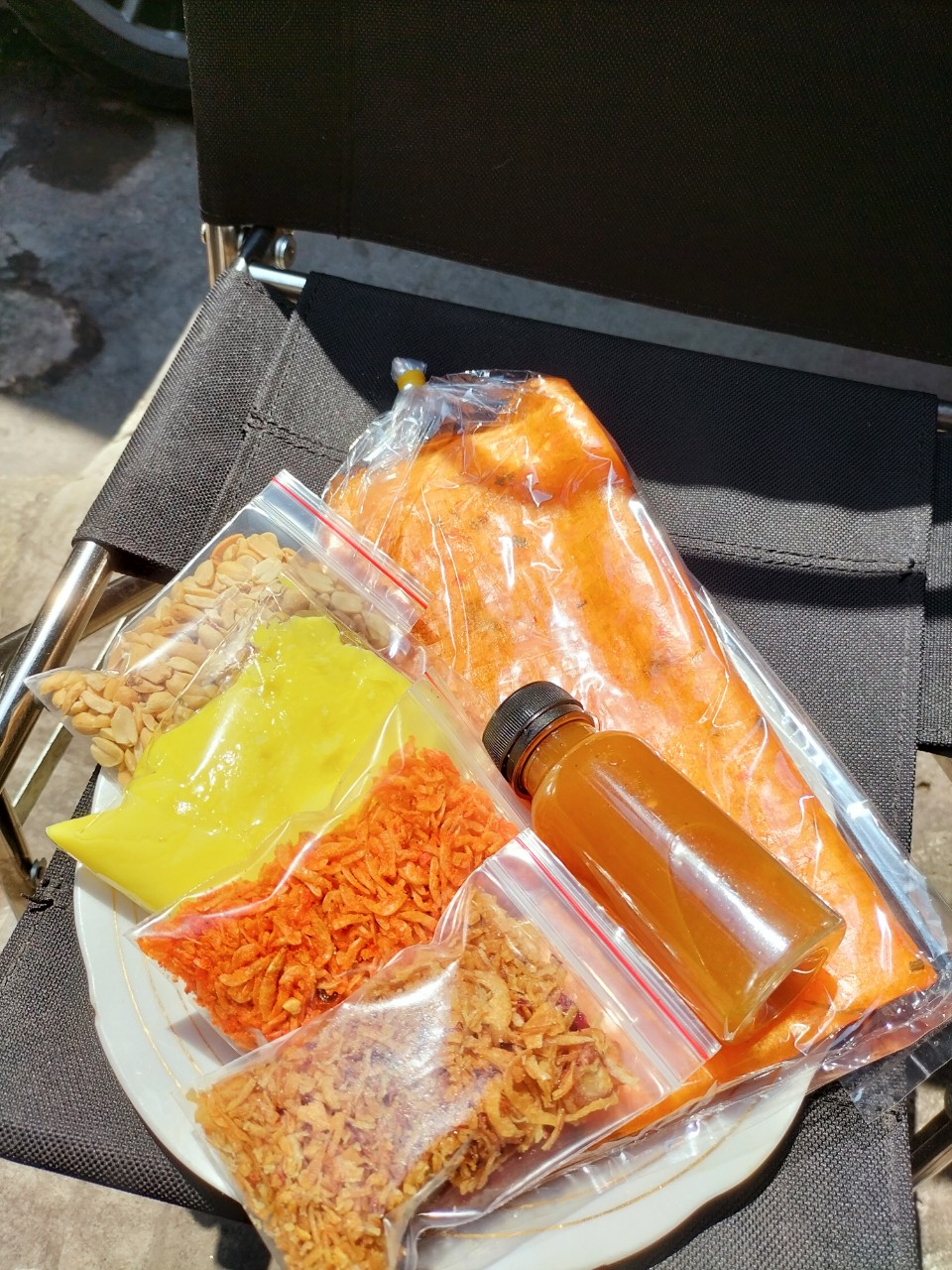 Combo bánh tráng dẻo tôm phơi sương chấm sôt me bơ 5 vị
