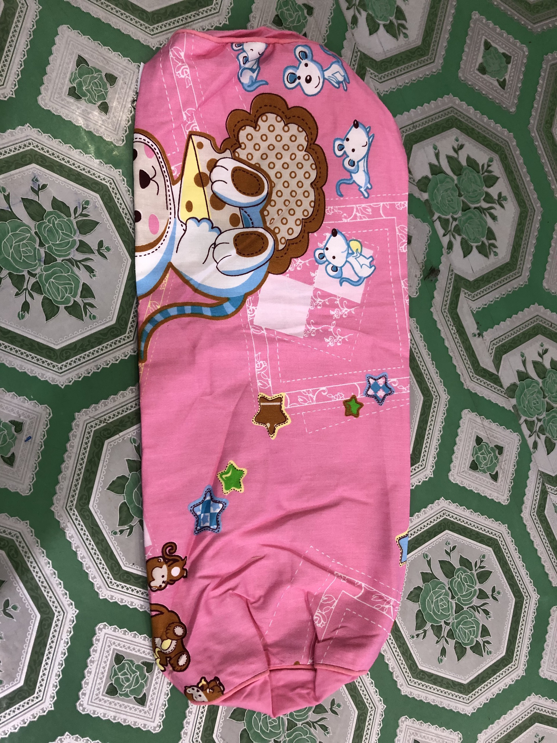 Áo gối ôm Hometex bịt đầu cho bé size 25x80cm