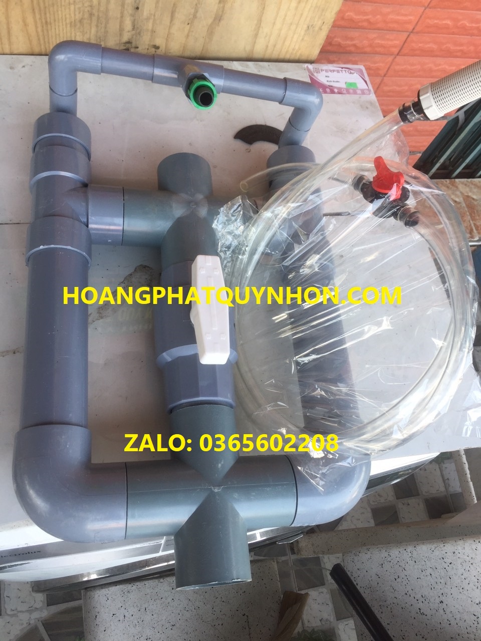 Bộ châm phân thủ công hoàn chỉnh gồm Khung phi 60mm, Cuộn hút, Van số, Đầu lọc. Đầu vào và ra dùng ống 60mm