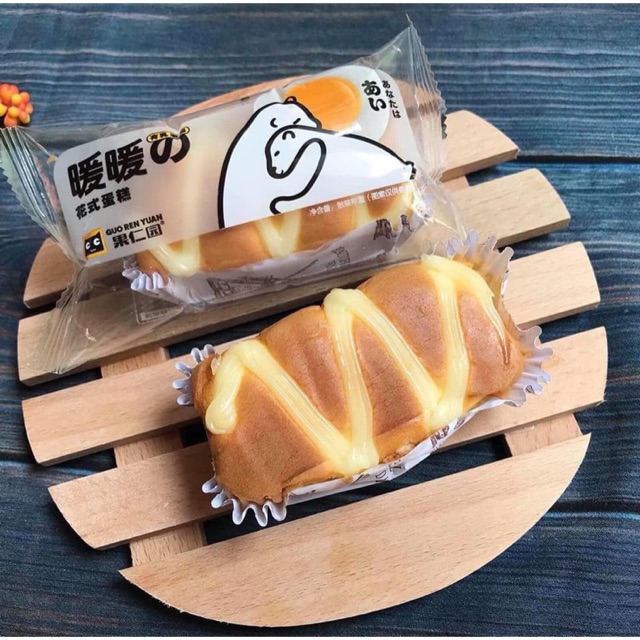 Bánh bông lan trứng nướng dài phủ phomai